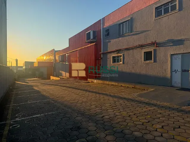 Galpão / Barracão com 4500m², para alugar, no bairro Eldorado em São José dos Campos