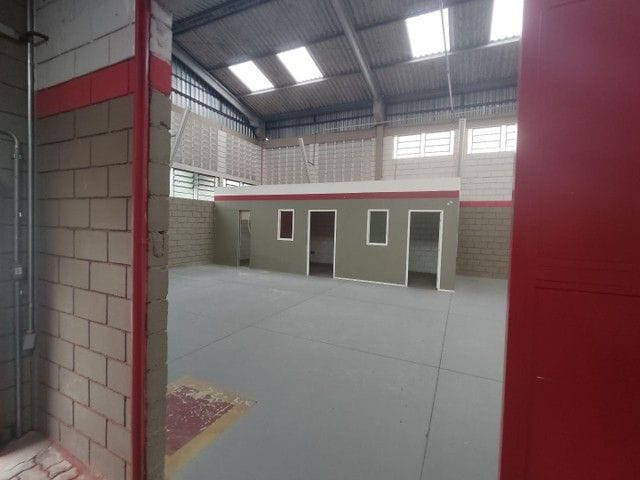 Foto do Galpão / Barracão - Galpão para alugar, 340 m² por R$ 5.800,00/mês - Vila Nair - São José dos Campos/SP | INDEPENDENCE NEGOCIOS IMOBILIARIOS LTDA