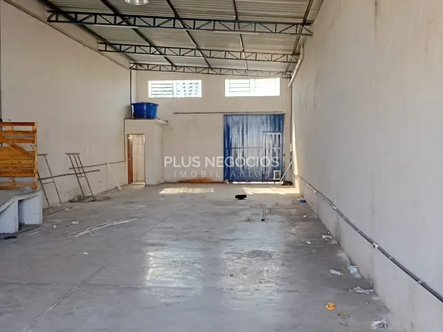 Galpão / Barracão com 250m², para alugar, no bairro Jardim Santa Bárbara em Sorocaba