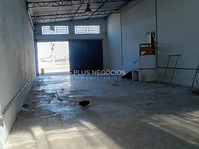 Galpão / Barracão com 250m², para alugar, no bairro Jardim Santa Bárbara em Sorocaba