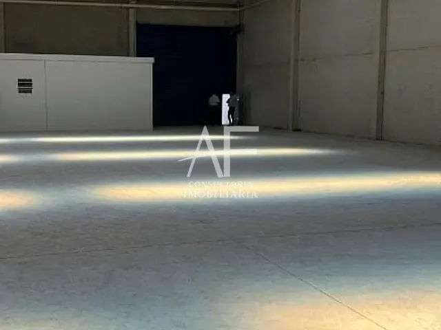 Galpão / Barracão com 500m², para alugar, no bairro Cidade Nova em Pindamonhangaba