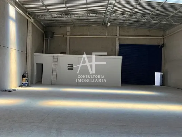 Galpão / Barracão com 500m², para alugar, no bairro Cidade Nova em Pindamonhangaba