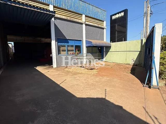 Galpão / Barracão com 400m², para alugar, no bairro Jardim América em Paulínia
