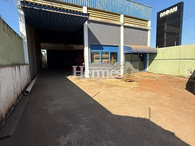 Galpão / Barracão com 400m², para alugar, no bairro Jardim América em Paulínia