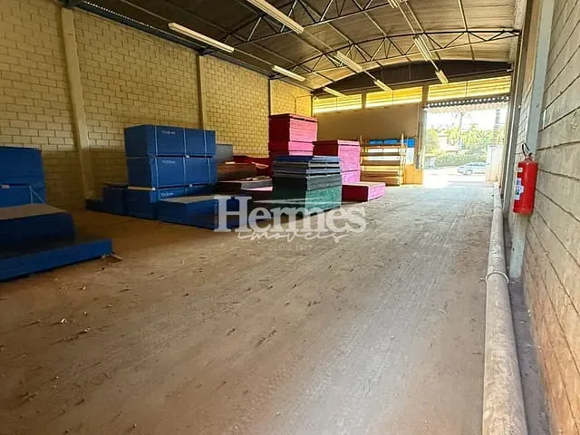 Galpão / Barracão com 400m², para alugar, no bairro Jardim América em Paulínia