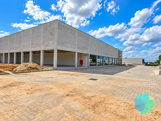 Galpão / Barracão com 3000m², para alugar, no bairro Salto Ville em Salto