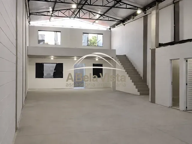 Galpão / Barracão para alugar, no bairro Piratininga em Osasco