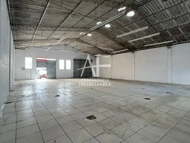 Galpão / Barracão com 500m², para alugar, no bairro Centro em Taubaté