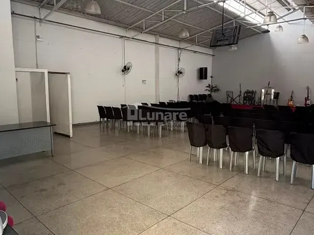 Galpão / Barracão com 250m², à venda, no bairro Jardim Bela Vista em Mogi das Cruzes