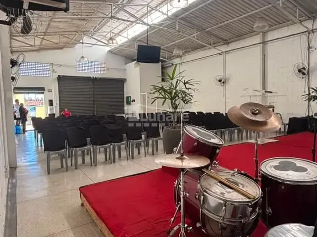 Galpão / Barracão com 250m², à venda, no bairro Jardim Bela Vista em Mogi das Cruzes