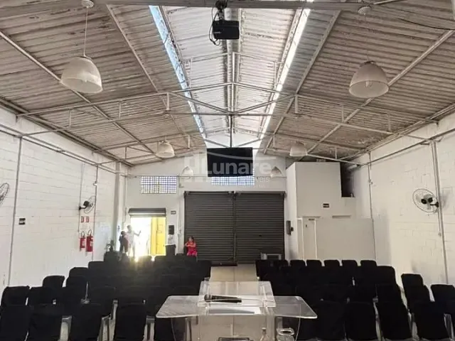 Galpão / Barracão com 250m², à venda, no bairro Jardim Bela Vista em Mogi das Cruzes