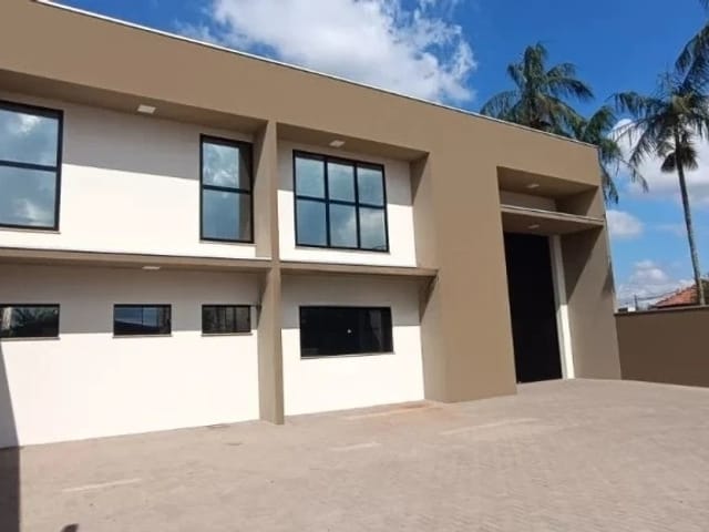 Galpão / Barracão com 593m², para alugar, no bairro Centro em Cambé
