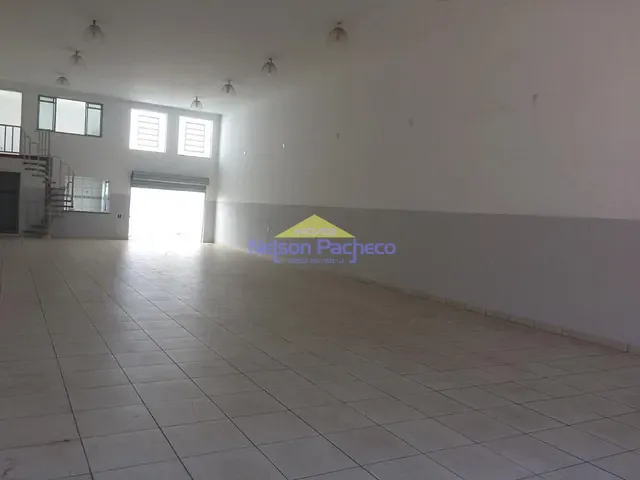 Galpão / Barracão com 220m², para alugar, no bairro Chácara Clemente em Capivari
