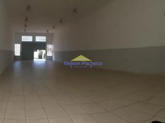 Galpão / Barracão com 220m², para alugar, no bairro Chácara Clemente em Capivari