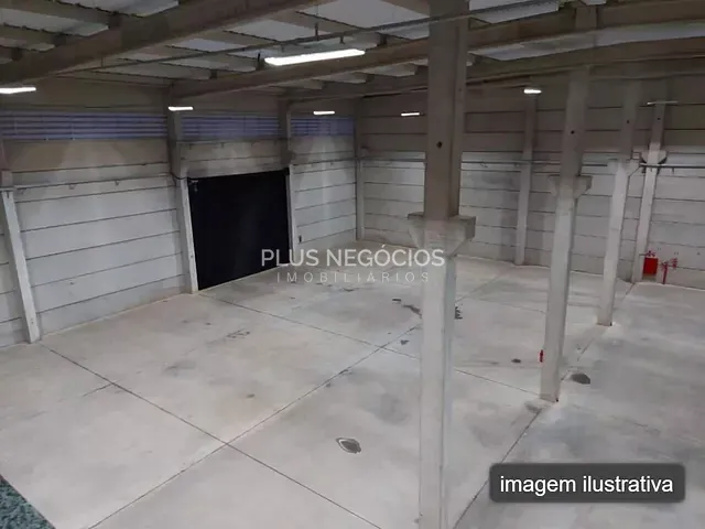 Galpão / Barracão com 2600m², à venda ou para alugar, no bairro Iporanga em Sorocaba