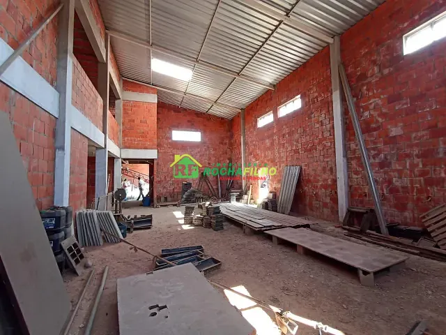 Galpão / Barracão com 900m², à venda, no bairro conviver em Teresina