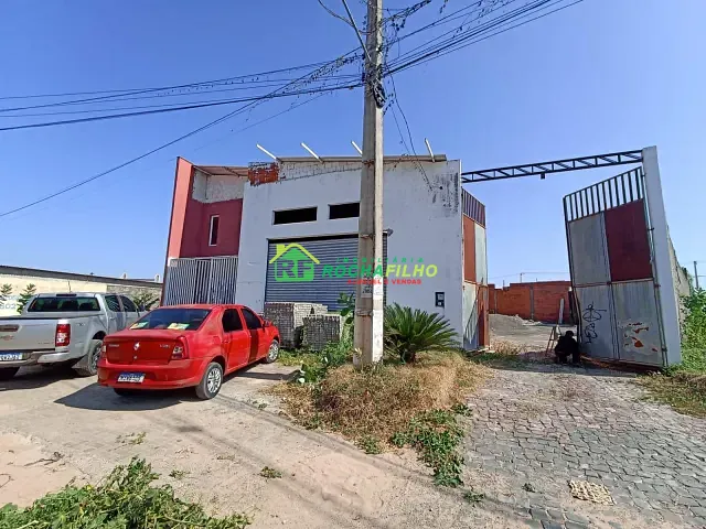 Galpão / Barracão com 900m², à venda, no bairro conviver em Teresina