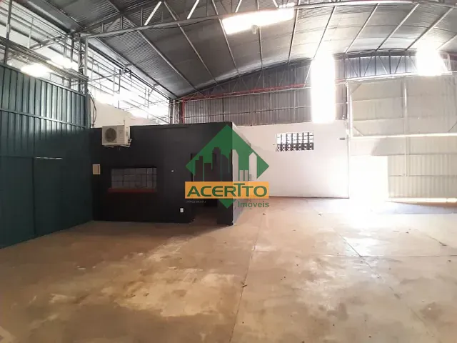 Galpão / Barracão com 860m², para alugar, no bairro Parque Industrial em Araçatuba