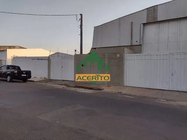 Galpão / Barracão com 860m², para alugar, no bairro Parque Industrial em Araçatuba