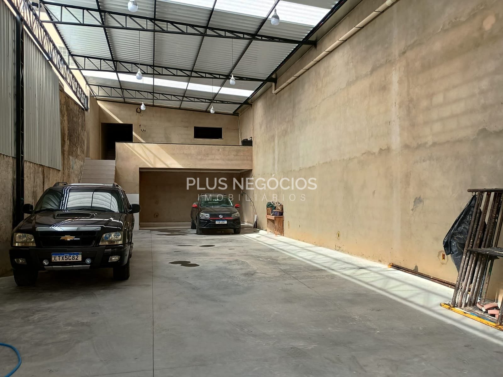 Depósito-Galpão-Armazém para alugar, 250m² - Foto 1