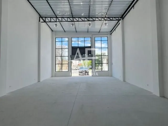 Galpão / Barracão com 300m², para alugar, no bairro Vila São José em Taubaté