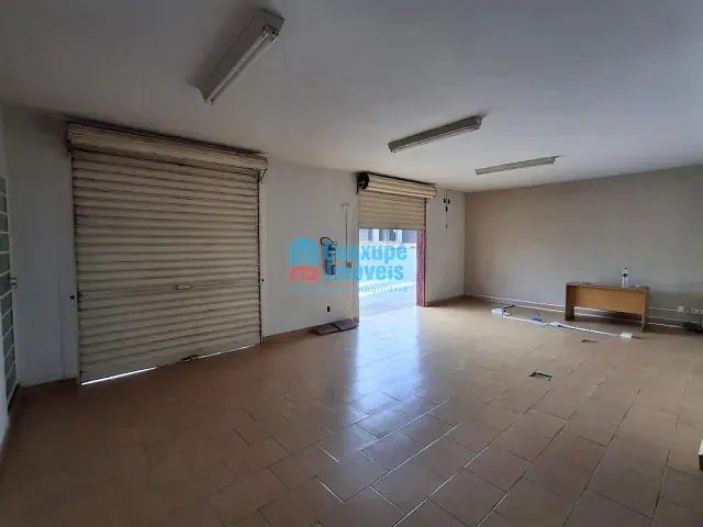 Galpão / Barracão com 518m², para alugar, no bairro Jardim Guaxupé em Guaxupé