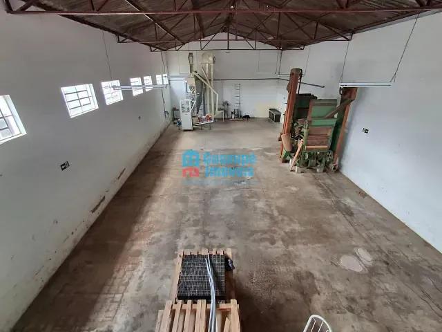 Galpão / Barracão com 518m², para alugar, no bairro Jardim Guaxupé em Guaxupé