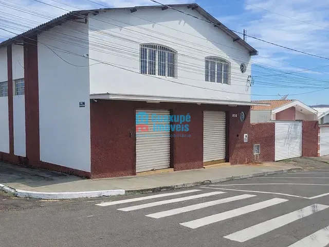 Galpão / Barracão com 518m², para alugar, no bairro Jardim Guaxupé em Guaxupé