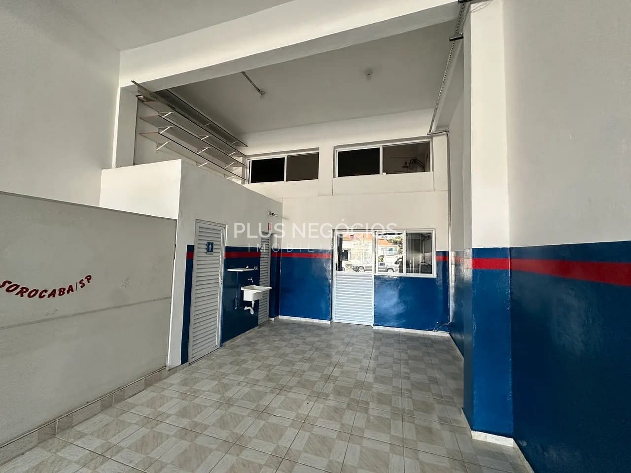 Depósito-Galpão-Armazém para alugar, 205m² - Foto 1
