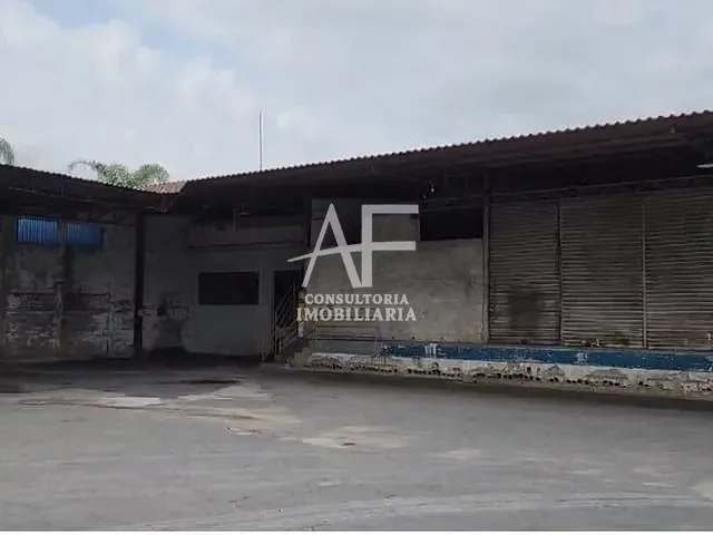 Galpão / Barracão com 2400m², para alugar, no bairro Caixa d'Água em Taubaté