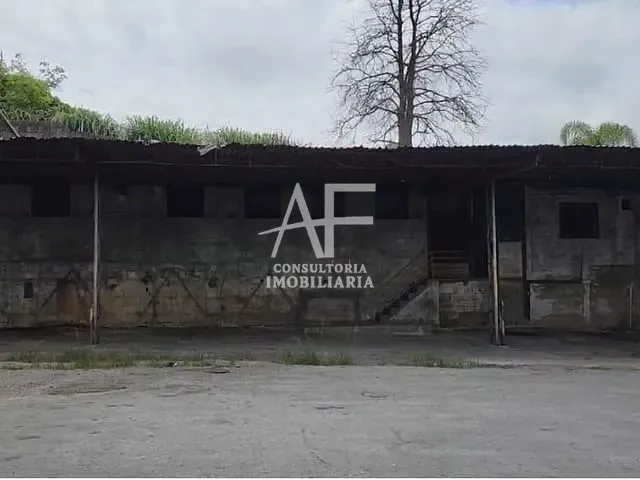 Galpão / Barracão com 2400m², para alugar, no bairro Caixa d'Água em Taubaté