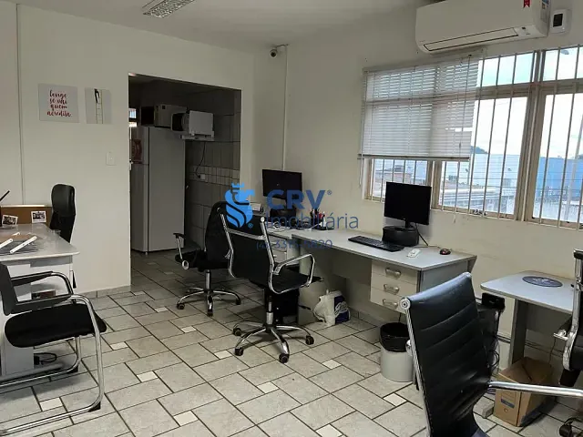 Galpão / Barracão com 1300m², para alugar, no bairro Parque Comercial Quati em Londrina
