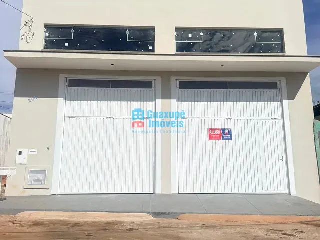 Galpão / Barracão com 200m², para alugar, no bairro Jardim Aeroporto em Guaxupé