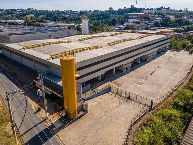 Galpão / Barracão com 7500m², à venda, no bairro Jardim do Rio Cotia em Cotia