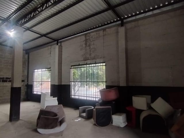 Galpão / Barracão com 350m², para alugar, no bairro Jardim Novo Horizonte em Rolândia
