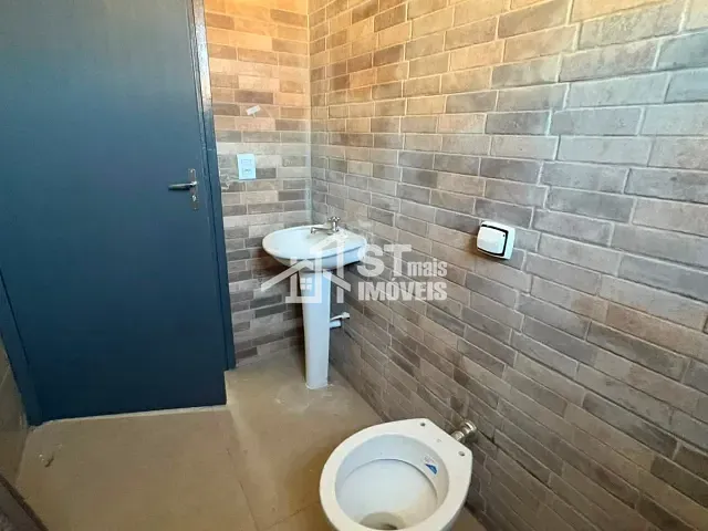 Galpão / Barracão com 250m², para alugar, no bairro Jardim Portal do Sol em Andradas