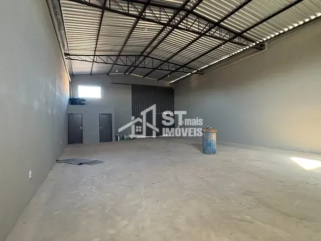 Galpão / Barracão com 250m², para alugar, no bairro Jardim Portal do Sol em Andradas