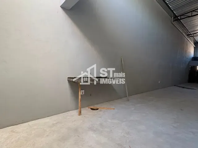 Galpão / Barracão com 250m², para alugar, no bairro Jardim Portal do Sol em Andradas