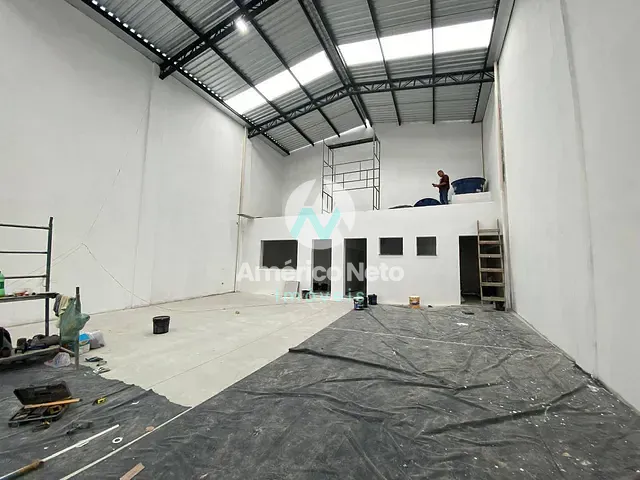 Galpão / Barracão com 300m², para alugar, no bairro Santo Antônio em São Caetano do Sul