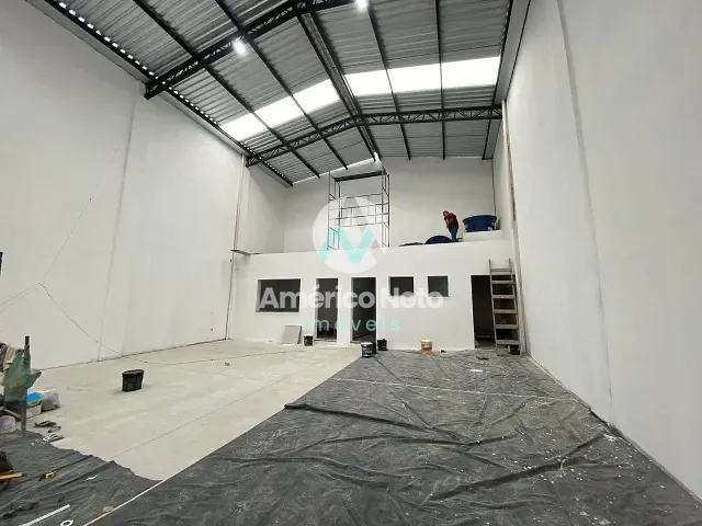 Galpão / Barracão com 300m², para alugar, no bairro Santo Antônio em São Caetano do Sul
