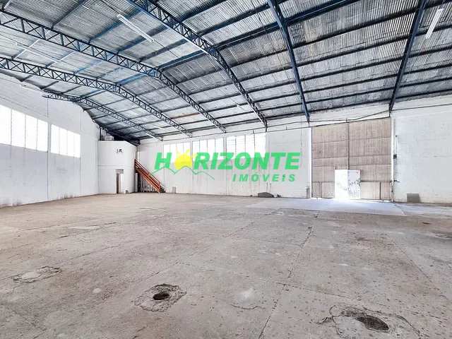 Galpão / Barracão com 1000m², para alugar, no bairro Jardim Satélite em São José dos Campos