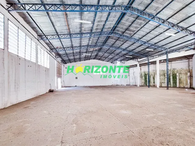 Galpão / Barracão com 1000m², para alugar, no bairro Jardim Satélite em São José dos Campos