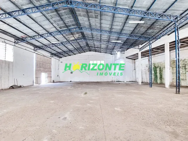 Galpão / Barracão com 1000m², para alugar, no bairro Jardim Satélite em São José dos Campos