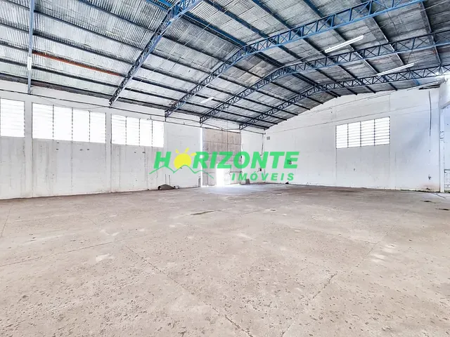 Galpão / Barracão com 1000m², para alugar, no bairro Jardim Satélite em São José dos Campos