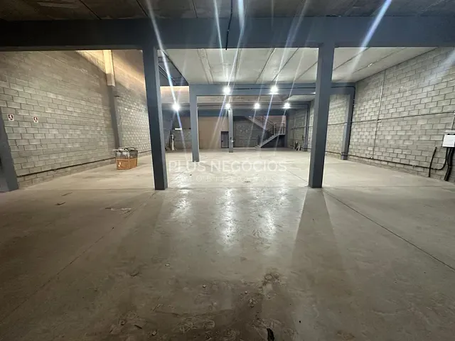 Galpão / Barracão com 650m², para alugar, no bairro Vila Nova Sorocaba em Sorocaba