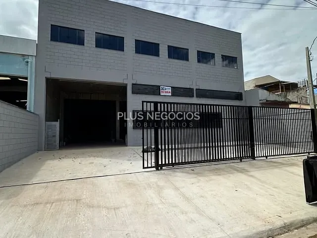 Galpão / Barracão com 650m², para alugar, no bairro Vila Nova Sorocaba em Sorocaba