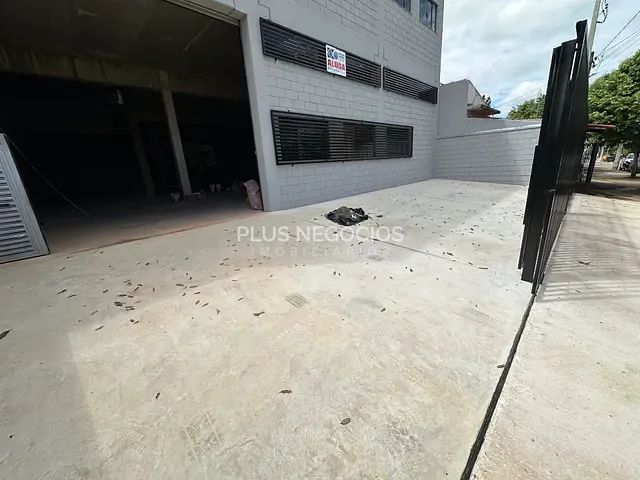 Galpão / Barracão com 650m², para alugar, no bairro Vila Nova Sorocaba em Sorocaba