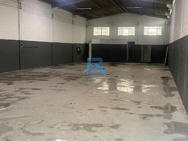 Galpão / Barracão com 500m², para alugar, no bairro Jardim da Luz em Itatiba