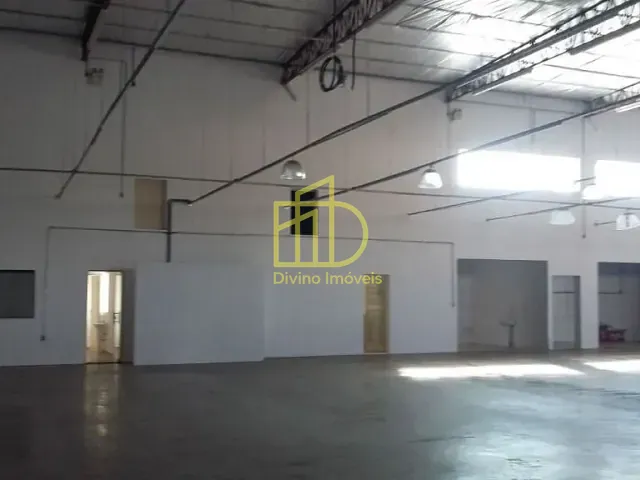 Galpão / Barracão com 900m², à venda, no bairro Vila Trujillo em Sorocaba
