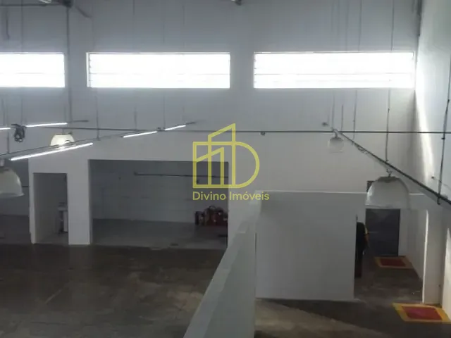 Galpão / Barracão com 900m², à venda, no bairro Vila Trujillo em Sorocaba